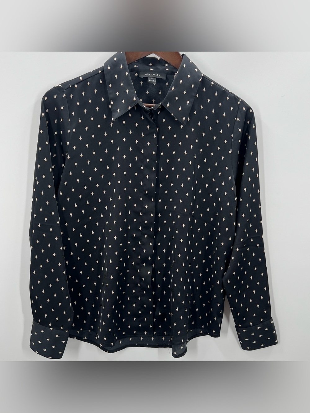 341 Ann Taylor Black Shirt with Cream Diamond Print